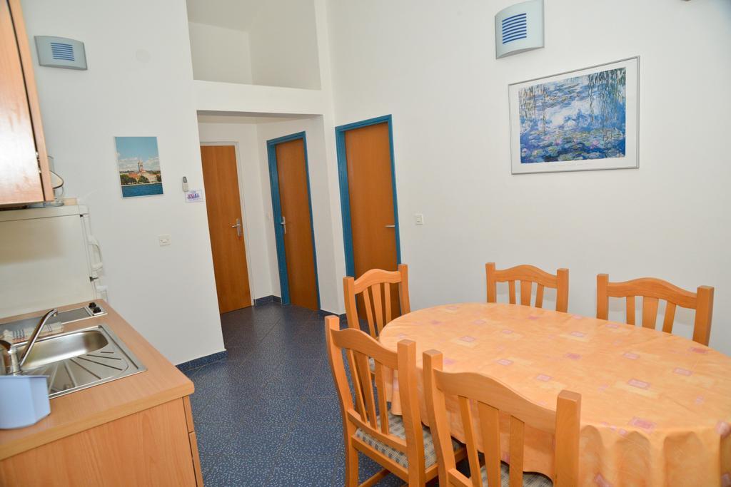 Apartments Lonic Kukljica Exterior foto