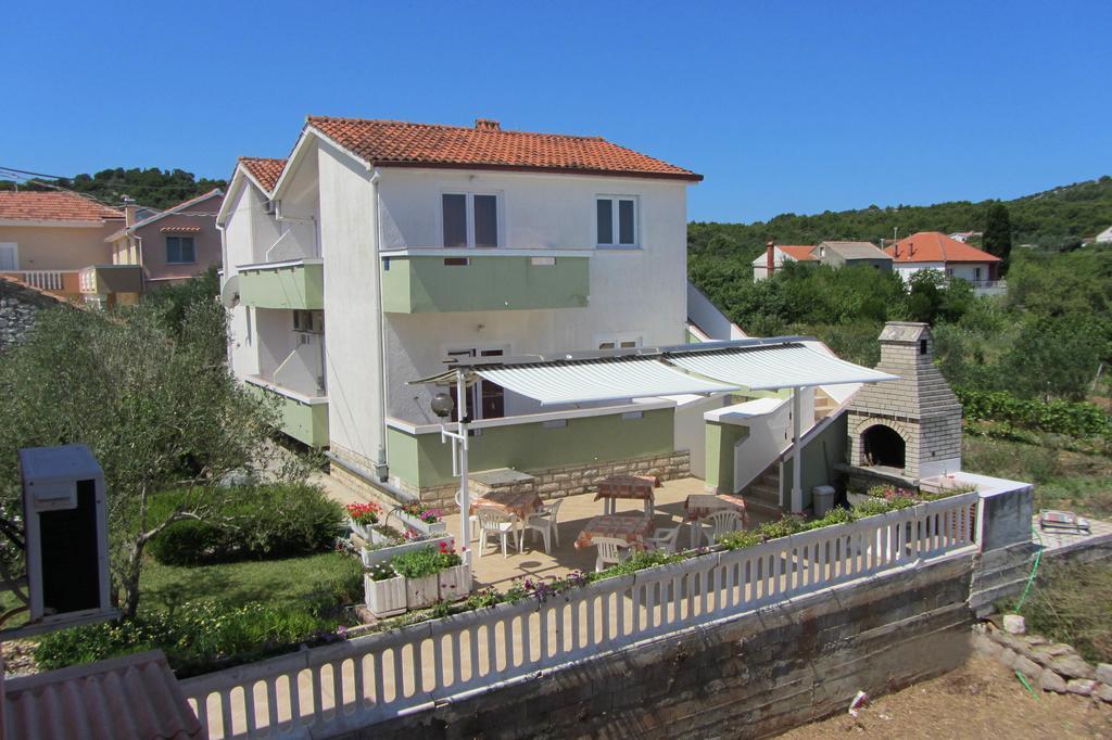 Apartments Lonic Kukljica Exterior foto